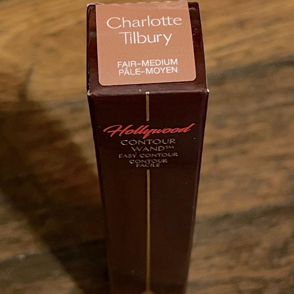 LAST ONE!!The Viral Charlotte Tilbury Hollywood Contour Wand: shade fair…